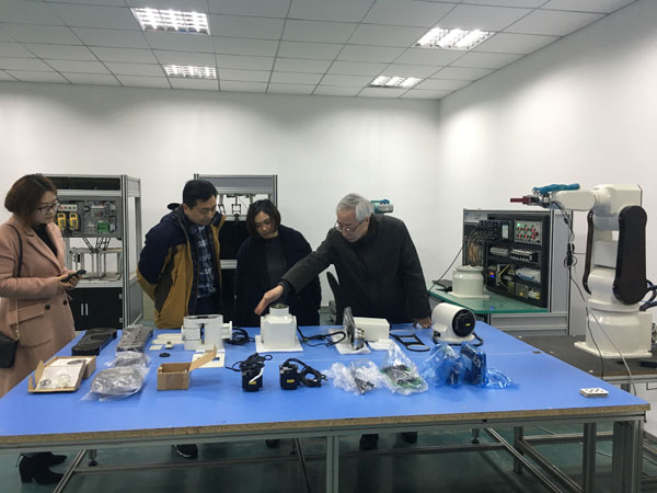 鎮江高等職業技術學校領導蒞臨康尼科技參觀指導